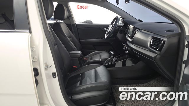 Kia Stonic 1.4 Trendy 2018 — фото 26