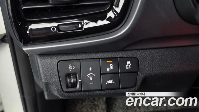 Kia Stonic 1.4 Trendy 2018 — фото 28