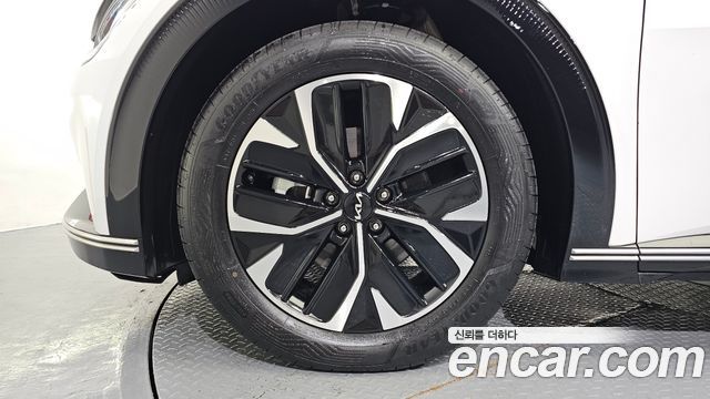 Kia EV6 Long Range 4WD Air 2023 — фото 5