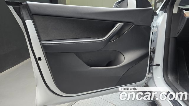 Tesla Model Y Long Range AWD 2022 — фото 30