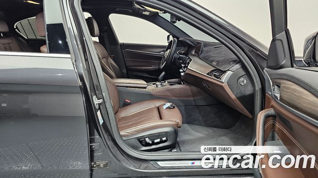 BMW 5 Series (G30) 520d xDrive M Sport Package Plus 2020 — фото 11