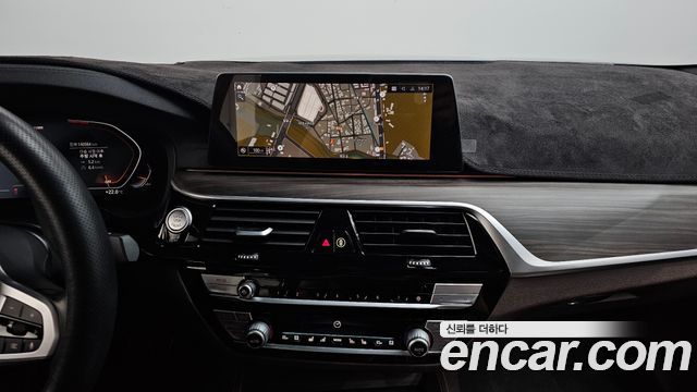 BMW 5 Series (G30) 520d xDrive M Sport Package Plus 2020 — фото 13