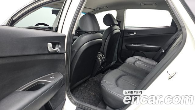 Kia K5 (II) 2.0 SX Style Edition 2018 — фото 12