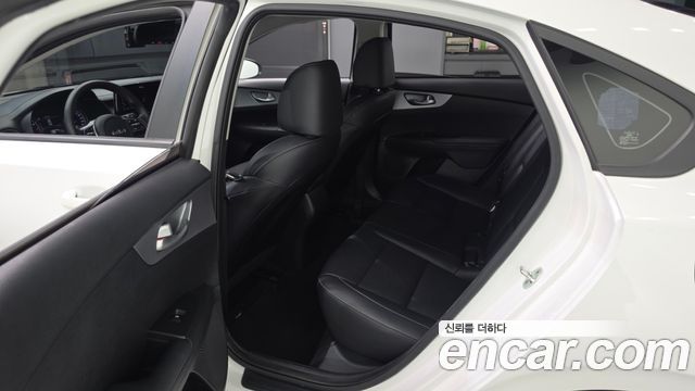 Kia K3 (II) 1.6 Trendy 2023 — фото 15