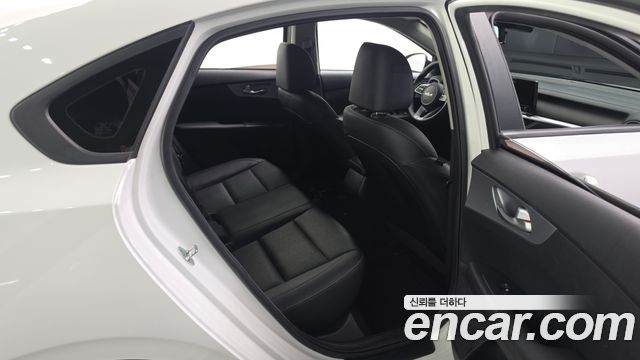 Kia K3 (II) 1.6 Trendy 2023 — фото 16