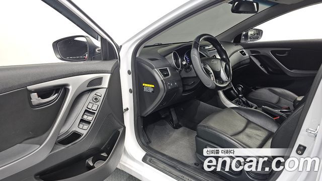 Hyundai Avante 1.6 GDi Modern Standard 2015 — фото 10