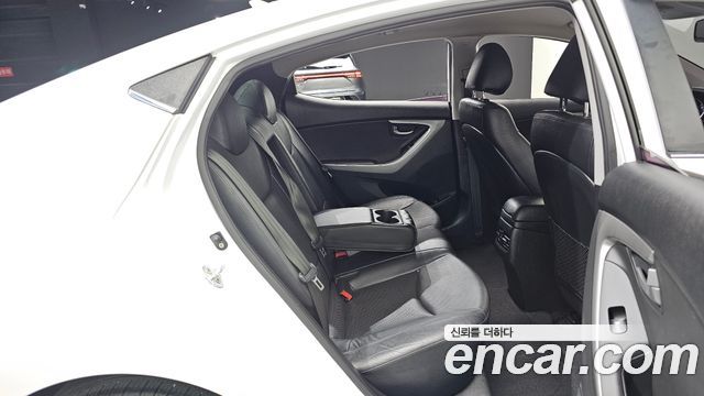 Hyundai Avante 1.6 GDi Modern Standard 2015 — фото 11