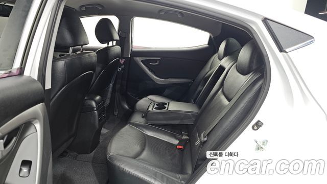 Hyundai Avante 1.6 GDi Modern Standard 2015 — фото 12