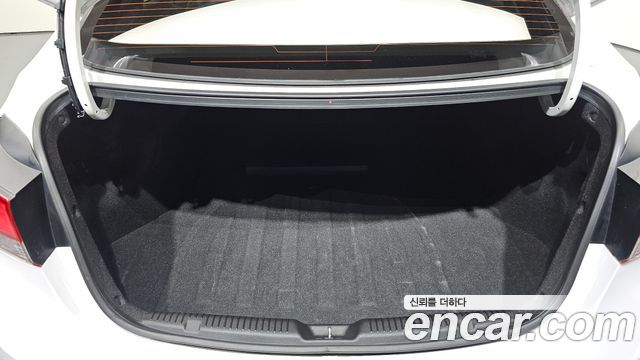 Hyundai Avante 1.6 GDi Modern Standard 2015 — фото 17