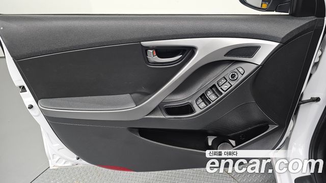 Hyundai Avante 1.6 GDi Modern Standard 2015 — фото 24