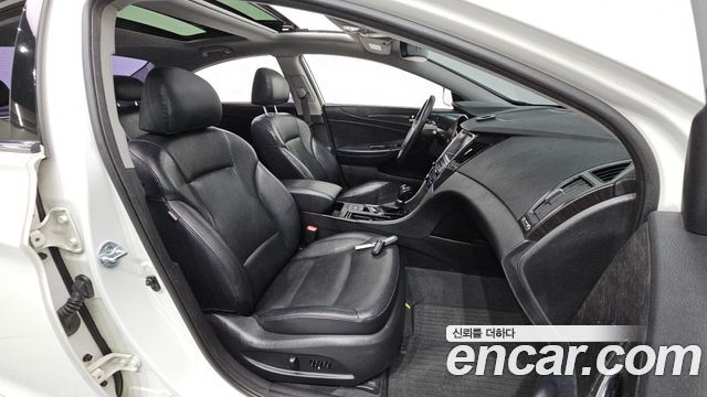 Hyundai Sonata The Brilliant CVVL Premium 2014 — фото 12