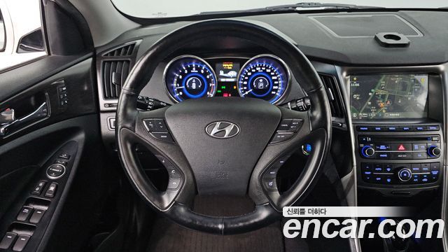 Hyundai Sonata The Brilliant CVVL Premium 2014 — фото 13