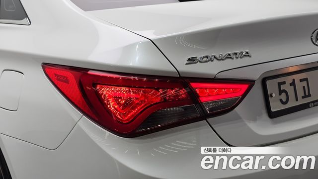Hyundai Sonata The Brilliant CVVL Premium 2014 — фото 23