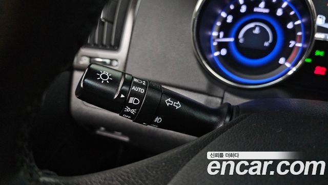 Hyundai Sonata The Brilliant CVVL Premium 2014 — фото 31