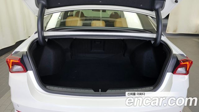 Kia K5 (III) 2.0 Prestige 2021 — фото 20
