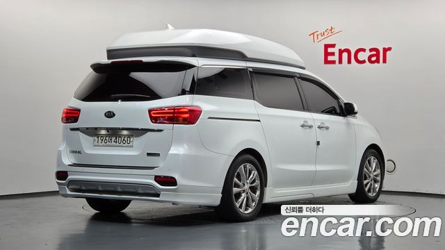 Kia Carnival 9-Seater Hi-Limousine Noblesse Special 2019 — фото 2