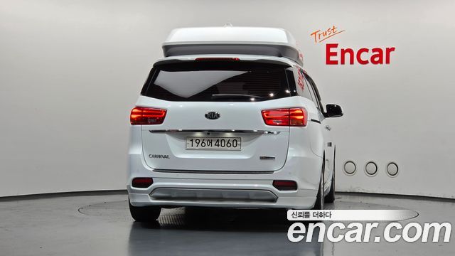 Kia Carnival 9-Seater Hi-Limousine Noblesse Special 2019 — фото 4