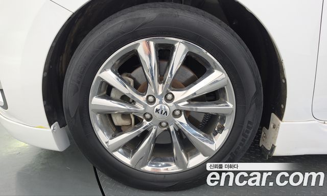 Kia Carnival 9-Seater Hi-Limousine Noblesse Special 2019 — фото 5
