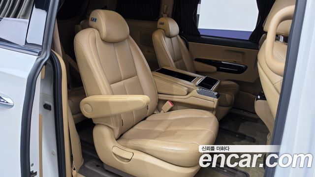 Kia Carnival 9-Seater Hi-Limousine Noblesse Special 2019 — фото 11