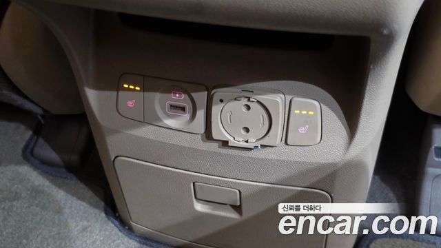 Kia Carnival 9-Seater Hi-Limousine Noblesse Special 2019 — фото 13