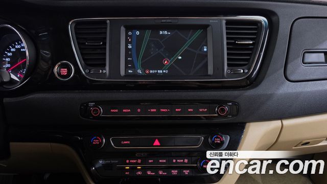 Kia Carnival 9-Seater Hi-Limousine Noblesse Special 2019 — фото 14