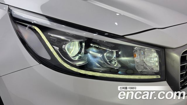 Kia Carnival 9-Seater Hi-Limousine Noblesse Special 2019 — фото 22