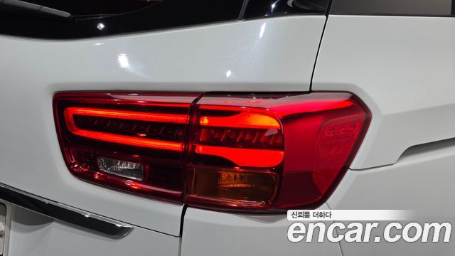Kia Carnival 9-Seater Hi-Limousine Noblesse Special 2019 — фото 23