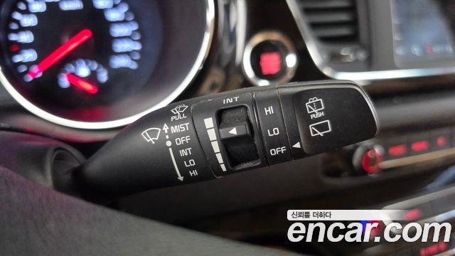 Kia Carnival 9-Seater Hi-Limousine Noblesse Special 2019 — фото 27