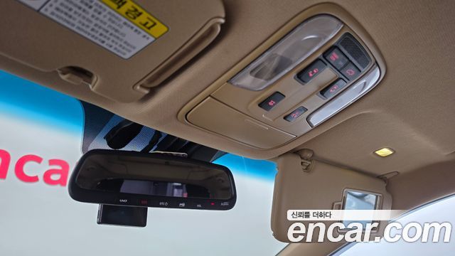 Kia Carnival 9-Seater Hi-Limousine Noblesse Special 2019 — фото 28
