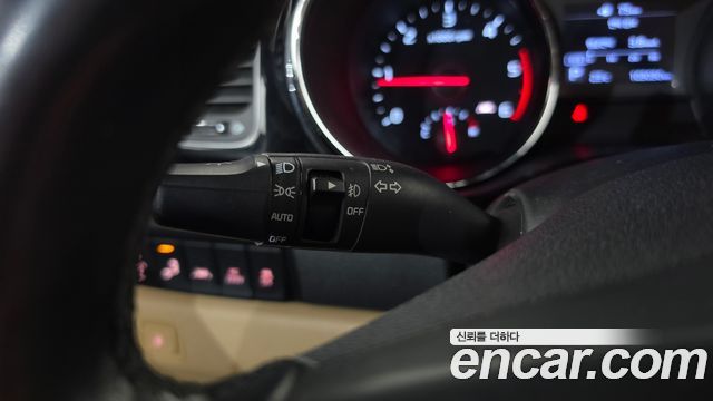 Kia Carnival 9-Seater Hi-Limousine Noblesse Special 2019 — фото 34