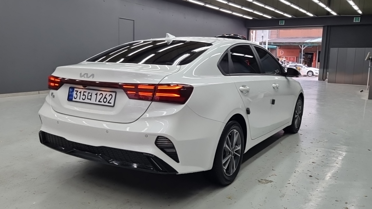 Kia K3 (II) 1.6 Prestige 2022 — фото 2