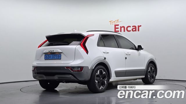 Kia Niro EV Earth 2023 — фото 2