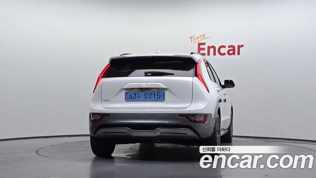 Kia Niro EV Earth 2023 — фото 4