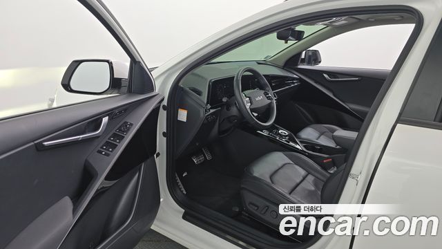 Kia Niro EV Earth 2023 — фото 10