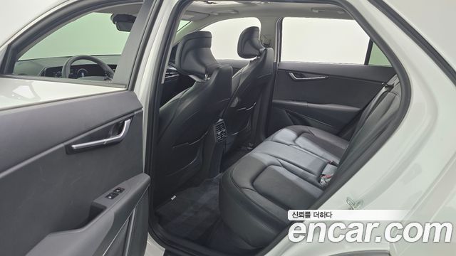 Kia Niro EV Earth 2023 — фото 12