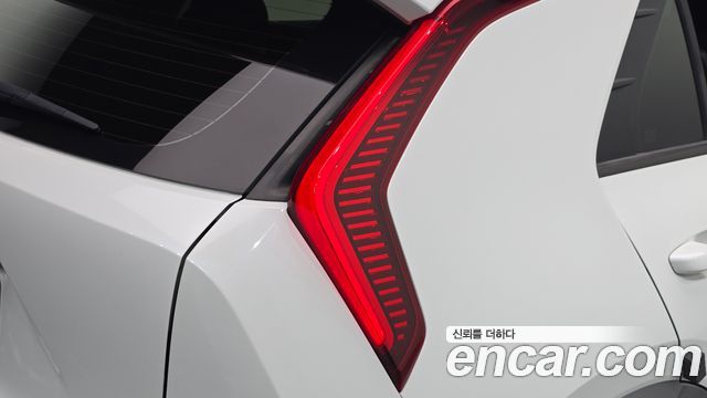Kia Niro EV Earth 2023 — фото 23