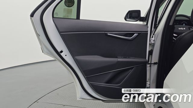 Kia Niro EV Earth 2023 — фото 25