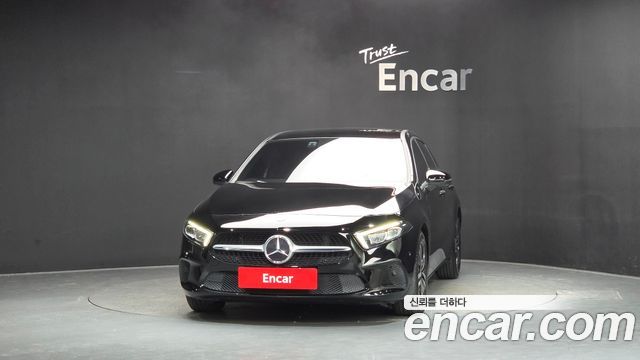 Mercedes-Benz A-Class (W177) A220 Hatchback 2023 — фото 3