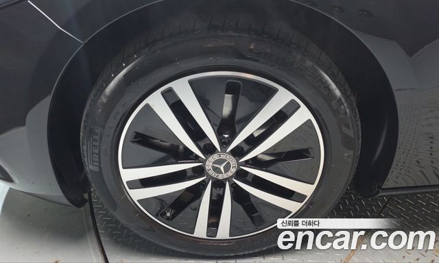 Mercedes-Benz A-Class (W177) A220 Hatchback 2023 — фото 5