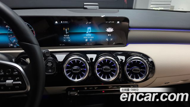 Mercedes-Benz A-Class (W177) A220 Hatchback 2023 — фото 13