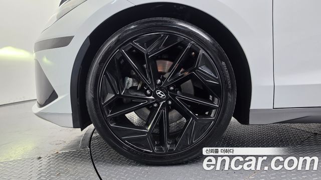 Hyundai Ioniq 6 Long Range Exclusive + 2023 — фото 5