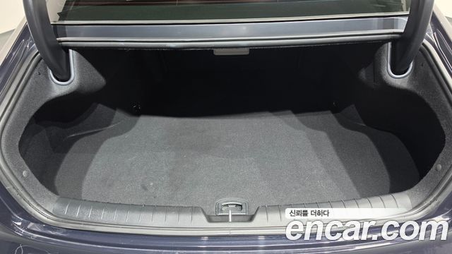 Hyundai Grandeur (GN7) 2,5 Gasoline 2WD Exclusive 2023 — фото 20