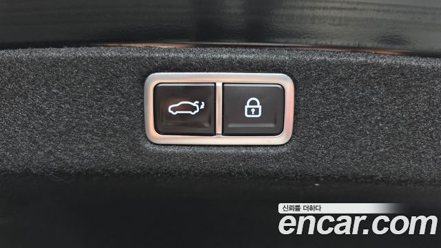 Hyundai Grandeur (GN7) 2,5 Gasoline 2WD Exclusive 2023 — фото 33