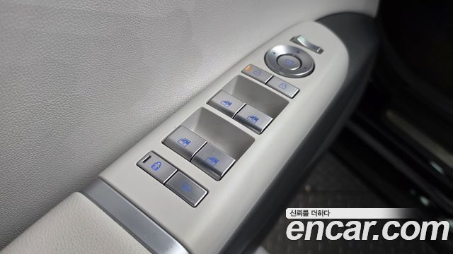 Hyundai Grandeur (GN7) 2,5 Gasoline 2WD Exclusive 2023 — фото 34
