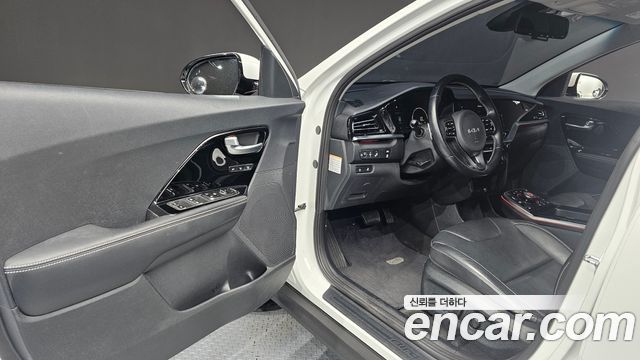 Kia Niro EV Noblesse 2022 — фото 10