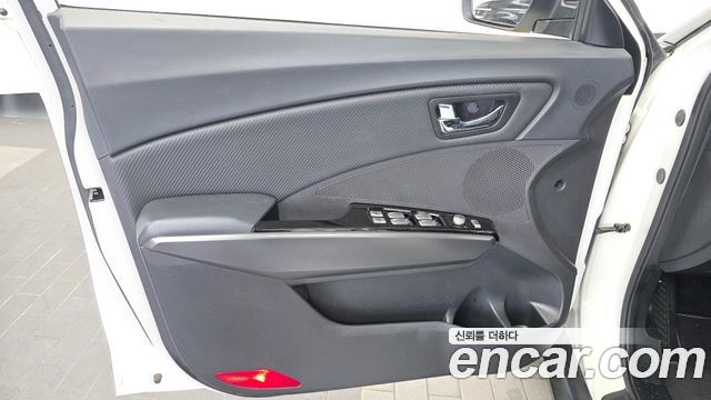 KG Mobility (SsangYong) Tivoli VX 2WD 2017 — фото 30