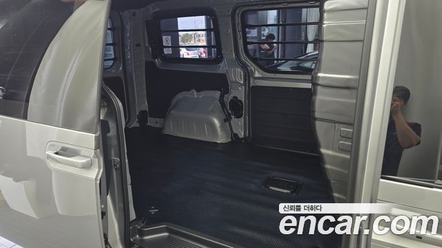 Hyundai Staria L3.5 Cargo 3-Seater Modern 2025 — фото 11