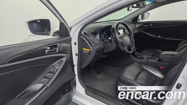 Hyundai Sonata The Brilliant CVVL Premium 2013 — фото 10