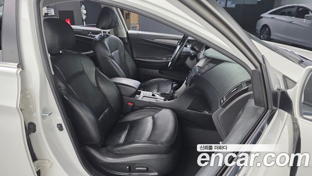 Hyundai Sonata The Brilliant CVVL Premium 2013 — фото 26