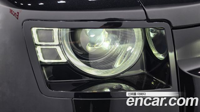 Land Rover Defender (L663) 110 D250 SE 2022 — фото 22